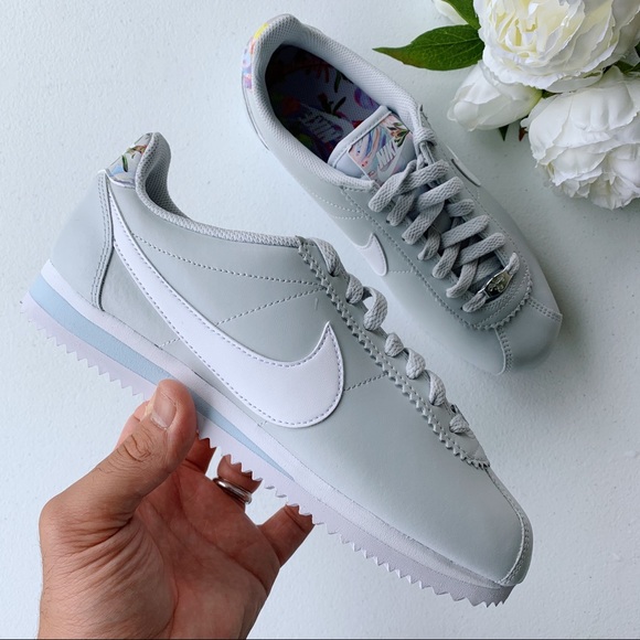 Nike Classic Cortez Floral Light Grey NEW - Picture 3 of 8